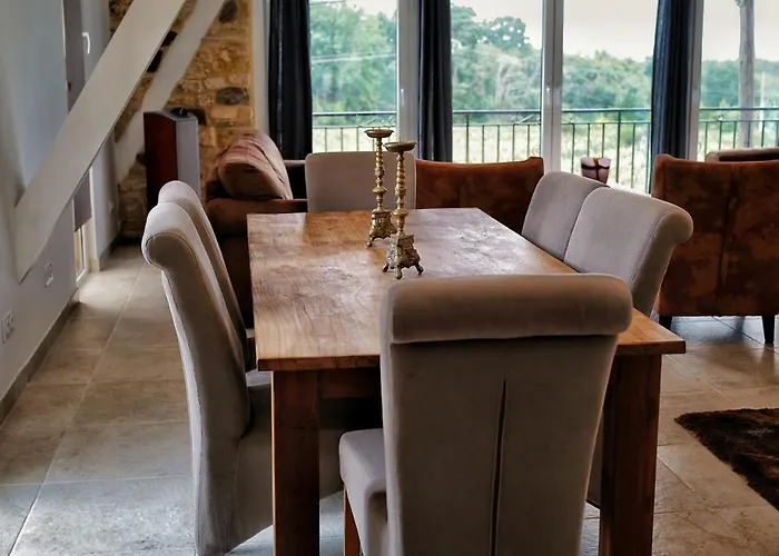 Les Constancies Luxury 24-34 Pers * Valades